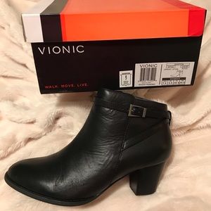 Vionic black short boots